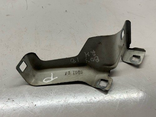 Wing panel fender bracket - panel,
